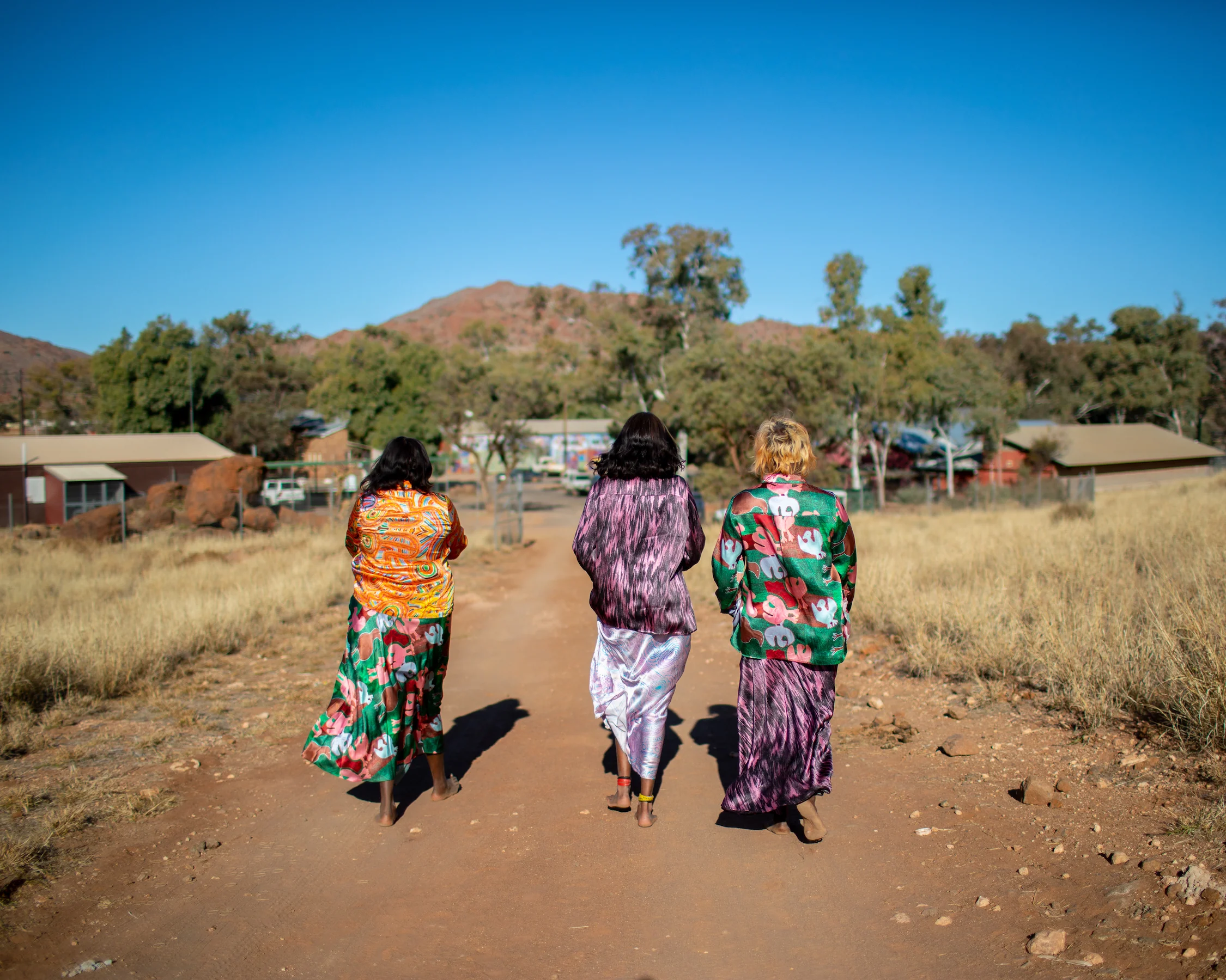 Wamikata Walka Tali Silk Shirt - Image 7